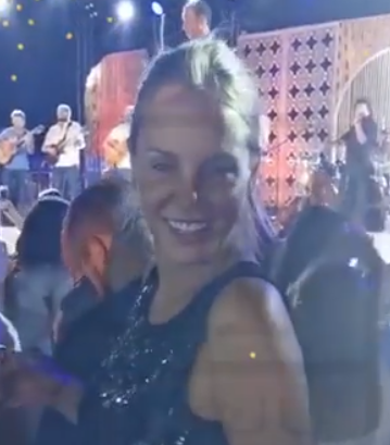 فيديو شيرين رضا تتفاعل مع يوم تلات لعمرو دياب
