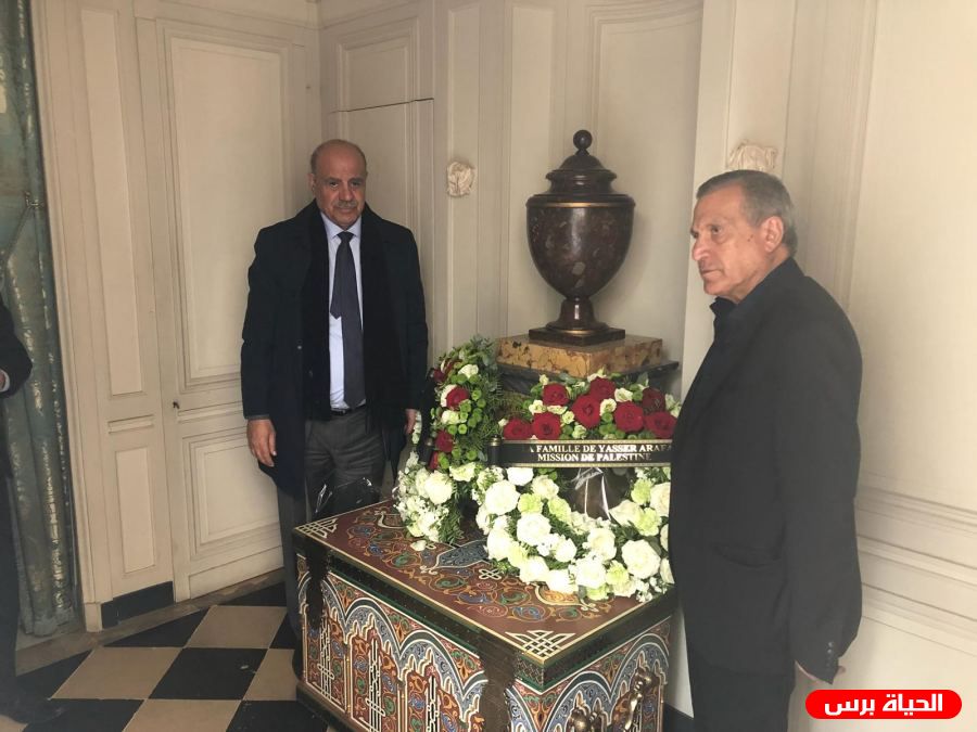 ممثلا عن الرئيس.. أبو ردينة يشارك في مراسم وداع الرئيس الفرنسي الراحل جاك شيراك