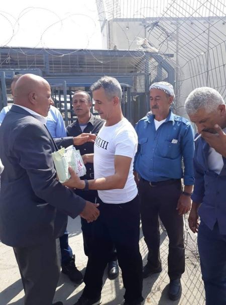 الاحتلال يفرج عن الأسير زعل عباهرة بعد 15 عاما في الأسر