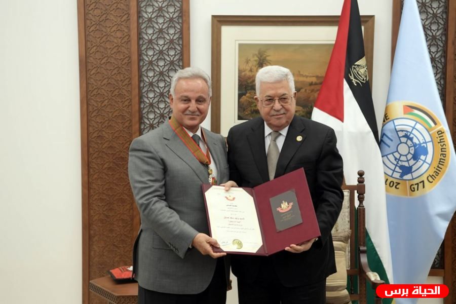 الرئيس يقلد وليد صايل 