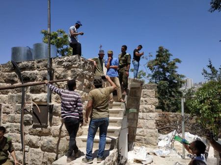 Israeli settlers attack Palestinian construction workers near Nablus