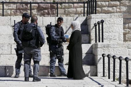 Occupation authorities to expel wife of a Palestinian citizen of Jerusalem