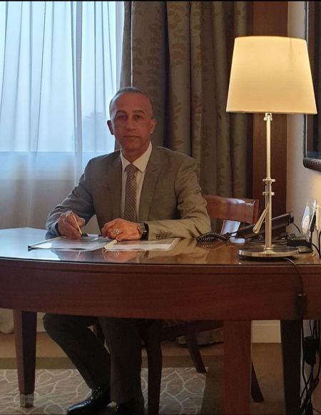 علي خط مستقيم..الكاتب السفير محمد عريقات أمين عام ائتلاف شباب فلسطين