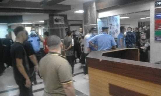 غزة: عائلة مريض كورونا تحطم محتويات قسم الجراحة في مستشفى الشفاء
