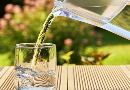 اضرار شرب الماء بكثرة