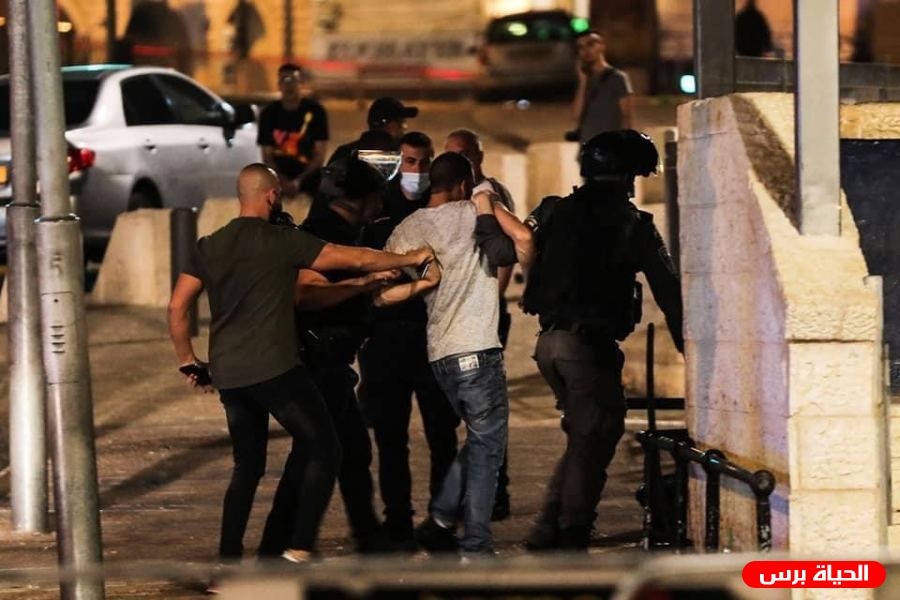 الاحتلال يعتقل شابين من القدس