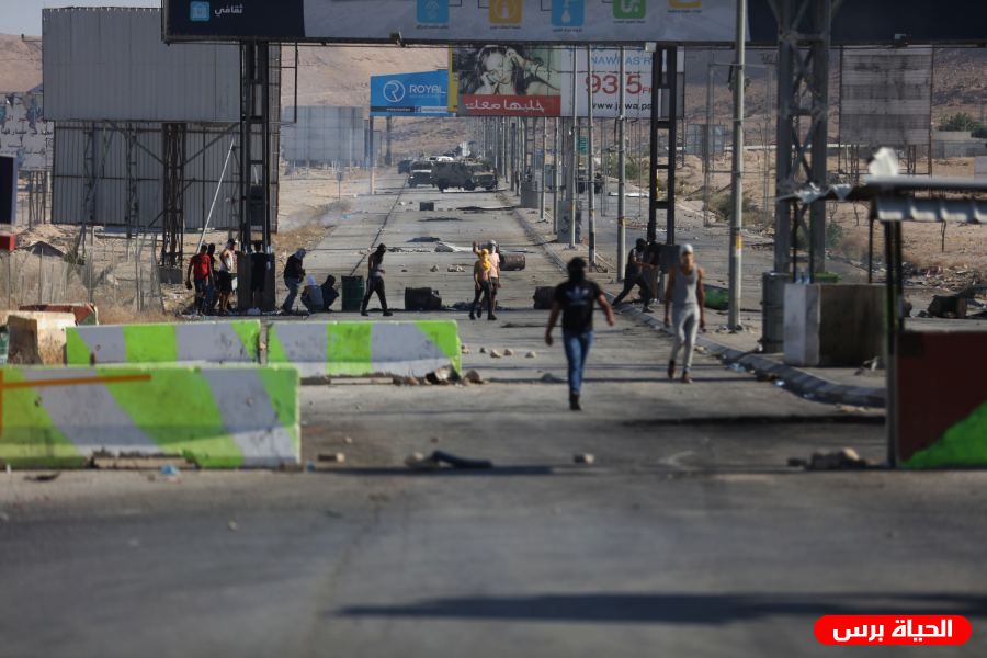 مستوطن يطلق الرصاص صوب 3 أطفال قرب مدخل الرام