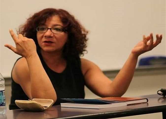 فصل منى برنس يثير حالة من الجدل