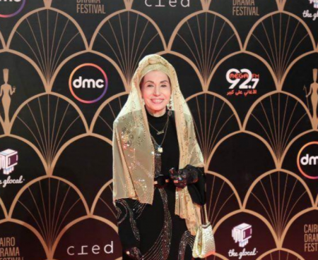 امل إبراهيم تثير اهتمام الكثيرين بارتداء الحجاب