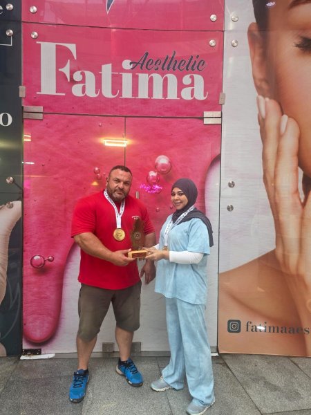 البطل خضر السن أهدى السيدة فاطمة البابا فوزه ببطولة غرب آسيا برفع الأثقال