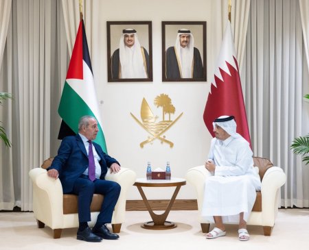 الشيخ يبحث مع رئيس الوزراء القطري مجموعة من القضايا المشتركة 