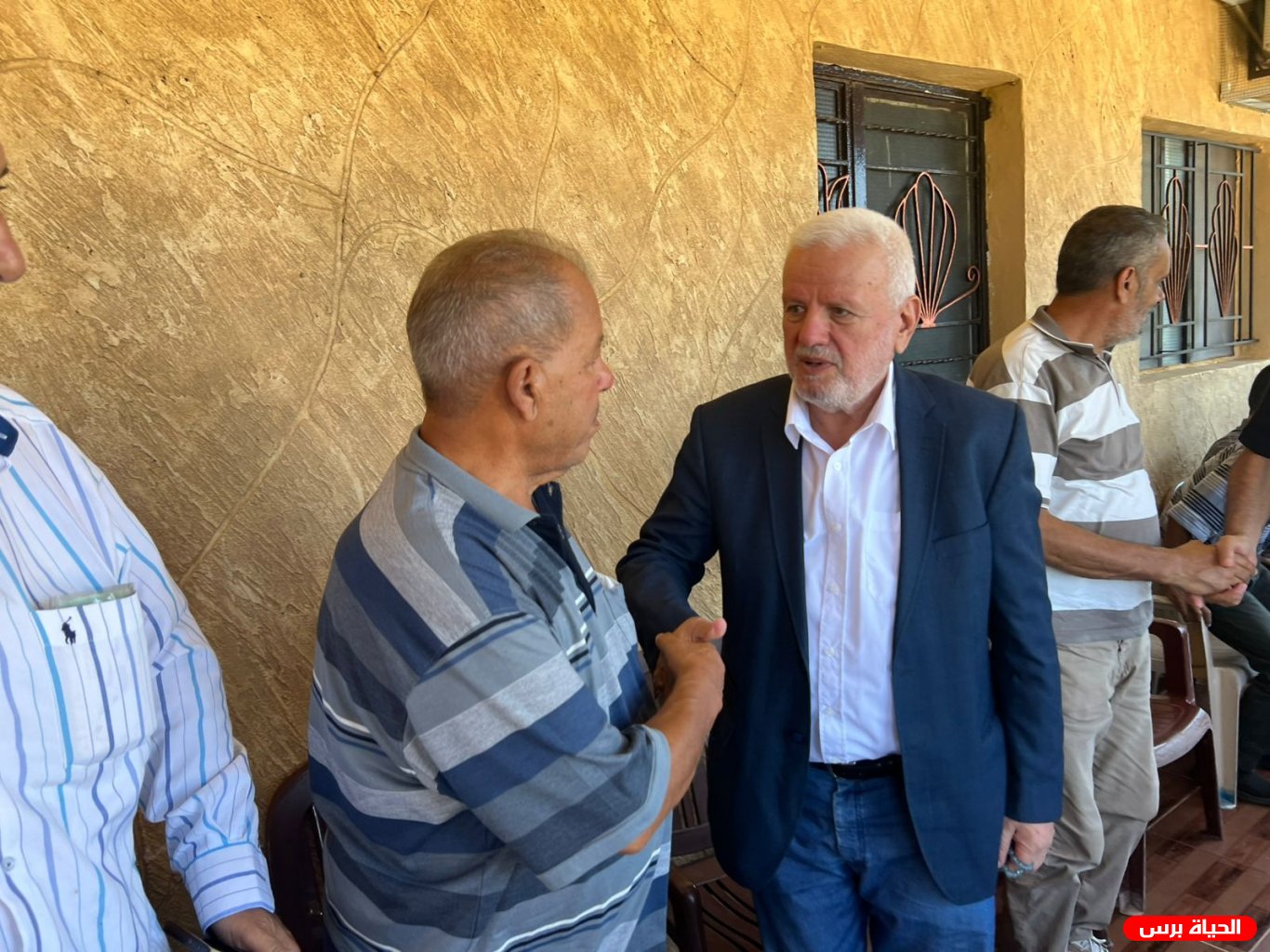 أبو العردات على رأس وفد من حركة 