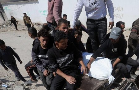 6 شهداء خلال 24 ساعة في غزة.. اعتقال 10 صيادين ووفاة مسن متأثراً بإصابته