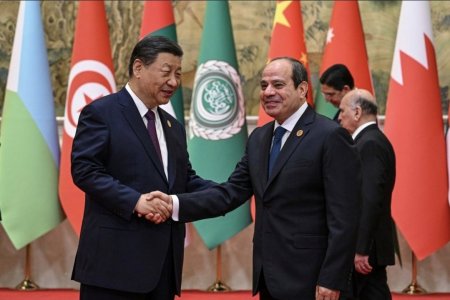 شي جين بينغ في مصر.. السيسي يبحث مع الرئيس الصيني تعزيز الشراكة بين القاهرة وبكين