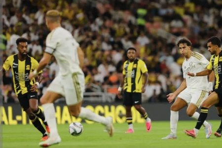 الاتحاد يهزم النصر بثنائية إلينيخينا ويشعل المنافسة في الدوري السعودي