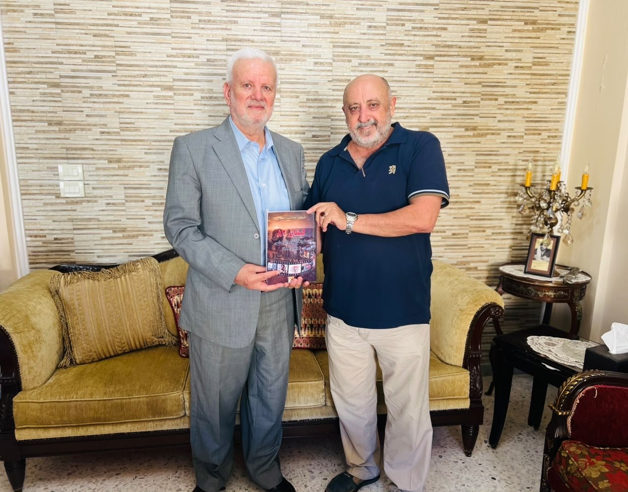 من نار بيروت إلى ذاكرة التاريخ.. فتحي أبو العردات يتسلّم دراسة توثّق عقداً مفصلياً من تاريخ لبنان وفلسطين