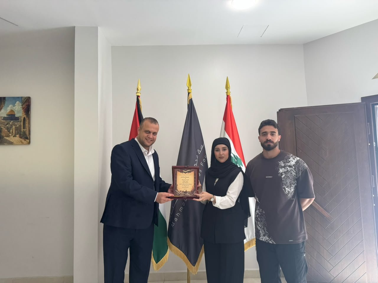 مؤسسة محمود عباس تكرم الإعلامية مريم سليمان