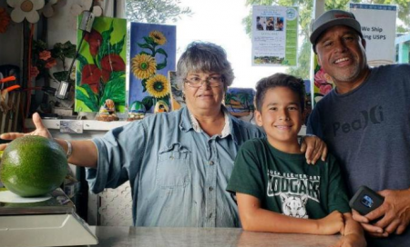 حبة أفوكادو تدخل التاريخ من أوسع أبوابه