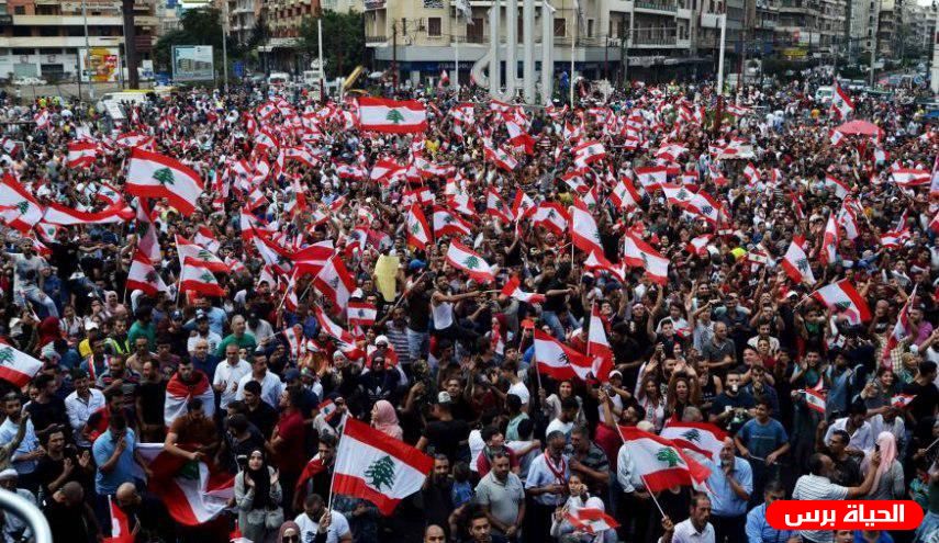 تواصل الاحتجاجات في لبنان والحكومة تتخذ سلسلة اجراءات