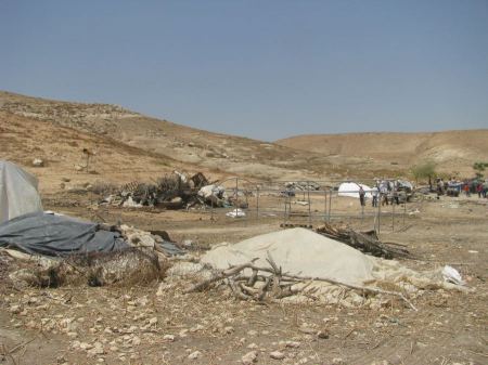 Israel to remove residential tent in northern Jordan Valley