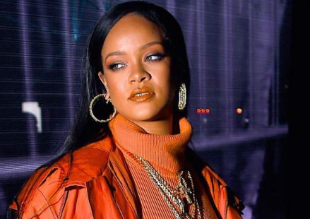 ريهانا بعد إستخدامها حديث نبوي: أنا حزينة لأني أحزنت المسلمين