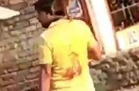 قطع رأس زوجته ولف به الشوارع