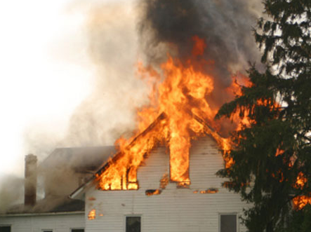 انتقمت من صديقتها بطريقة غريبة ولسبب صادم