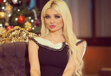 ميريام كلينك تثير الجدل بصورة مثيرة ومتابعيها يهاجمونها