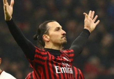 من مباريات اليوم .. إبراهيموفيتش يسجل هدفين خلال 16 دقيقة لصالح ميلان