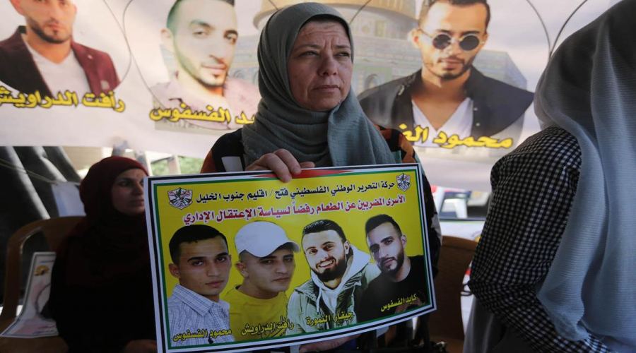 6 اسرى يواصلون اضرابهم المفتوح عن الطعام