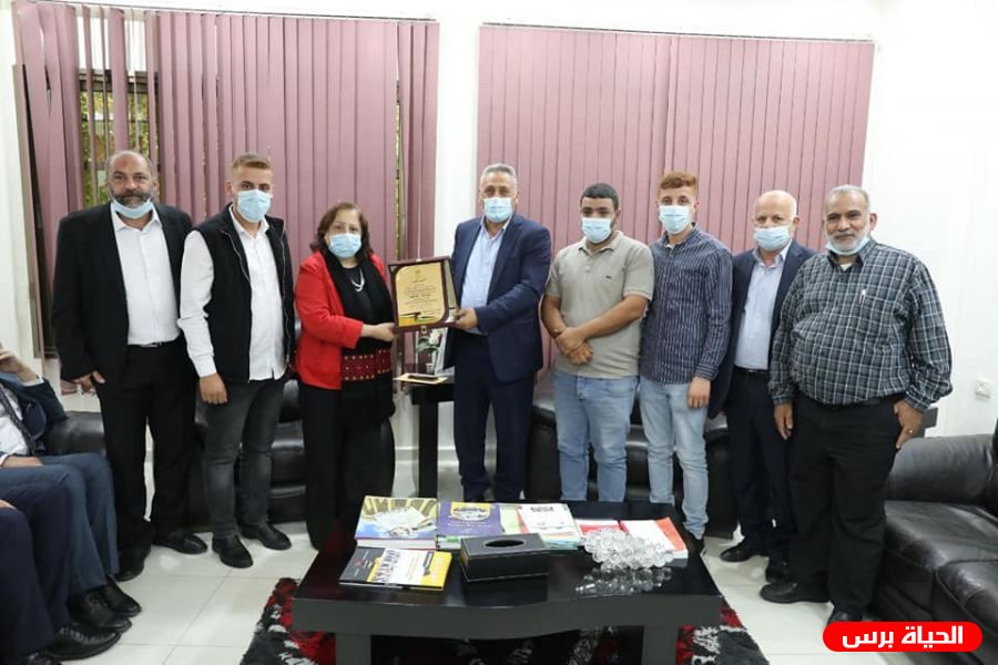 وزيرة الصحة تكرم جامعة 