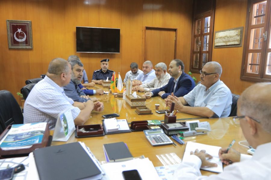 بلدية غزة تبحث مع لجنة حي الشجاعية سبل تنفيذ مشاريع جديدة