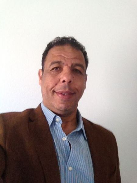 تغمض القصيدة عينيها الكاتب: حسن العاصي