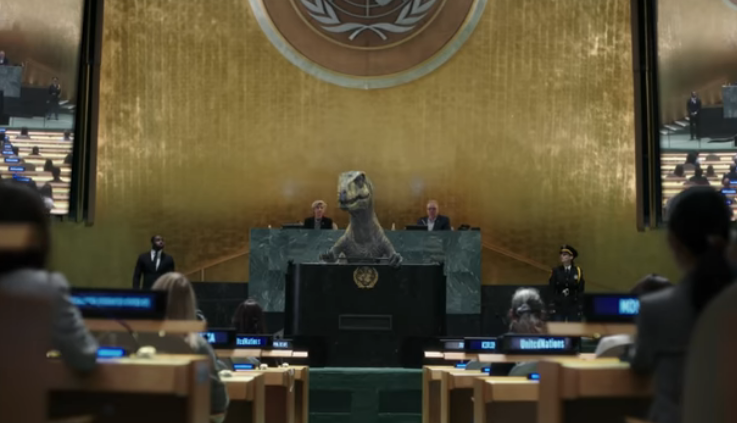 فيديو: ديناصور يقتحم مقر الأمم المتحدة