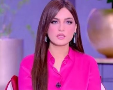 خالد سرحان يصف ياسمين عز بـ "الهبلة"