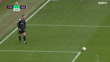 مان يونايتد ضد نيوكاسل يونايتد .. مباراة مانشستر يونايتد ونيوكاسل يونايتد الآن بث مباشر