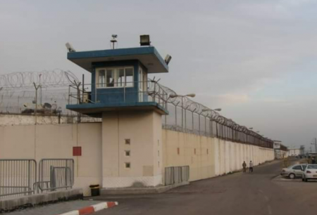 30 معتقلاً يواصلون إضرابهم عن الطعام لليوم السابع على التوالي