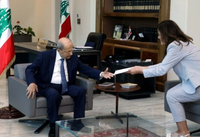 الرئيس اللبناني يتسلم المقترح الأمريكي لترسيم الحدود البحرية مع 