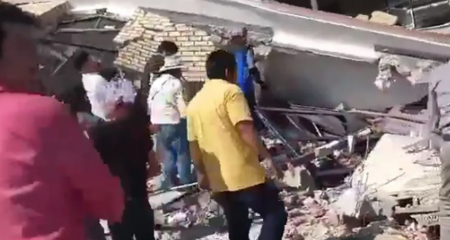بالفيديو .. لحظة سقوط كنيسة في المكسيك