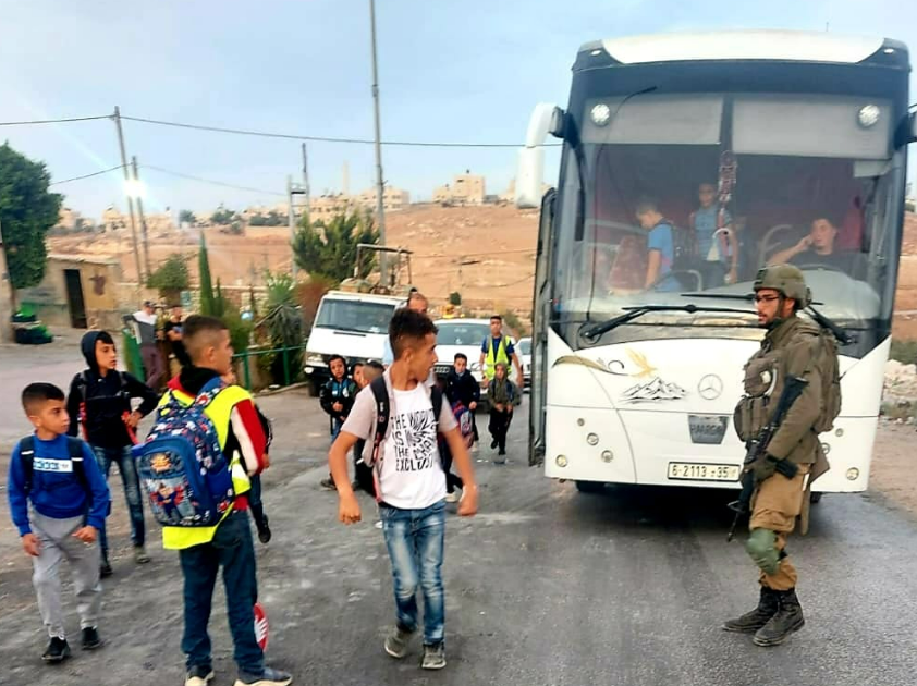 الاحتلال يعيق العملية الدراسية في يطا ونابلس