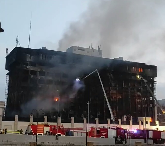 شاهد بالفيديو والصور .. حريق مقر مديرية أمن الاسماعيلية 
