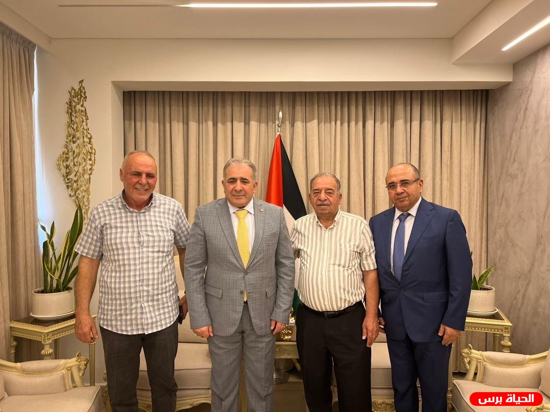 د. أبو هولي: بتوجيهات سيادة الرئيس محمود عباس تم دفع الأقساط المدرسية الرسمية لطلابنا في لبنان إيماناً بحق التعليم
