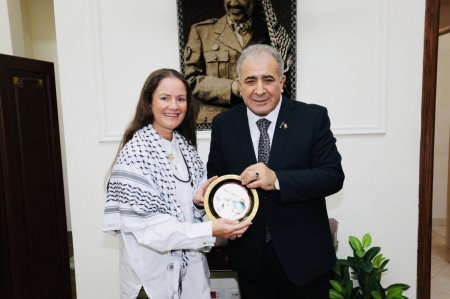 السفير الاسعد يستقبل ناشطة جنوب افريقية متضامنة مع الشعب الفلسطيني