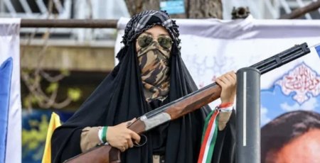 إيران تنشئ كتيبة نسائية مسلحة في طهران لتعزيز الجاهزية الدفاعية