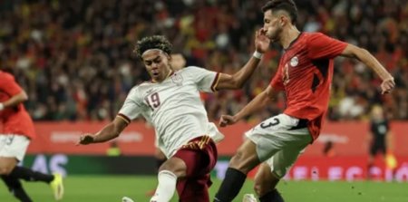 فيفا يعاقب إسبانيا بسبب هتافات معادية للإسلام خلال مباراة مصر