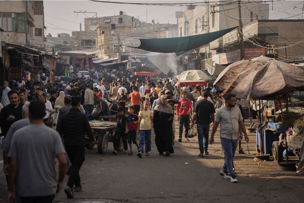 غزة على حافة أزمة غذائية جديدة.. اختفاء الخضار وارتفاع سعر الطحين وسط التصعيد الإسرائيلي