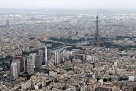 فرنسا على حافة أزمة مالية.. انكماش الاقتصاد وقفزة التضخم يثيران مخاوف المستثمرين