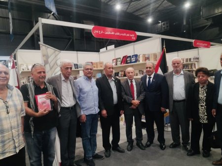 وفد من قيادة فصائل منظمة التحرير الفلسطينية في لبنان يزور معرض بيروت العربي الدولي للكتاب ويشارك في توقيع إصدارات فلسطينية