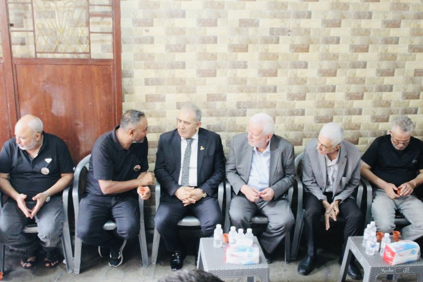 بتوجيهات من الرئيس: السفير الأسعد يعزي عائلة الشهيد علاء الدين النابلسي في مخيم البص جنوب لبنان