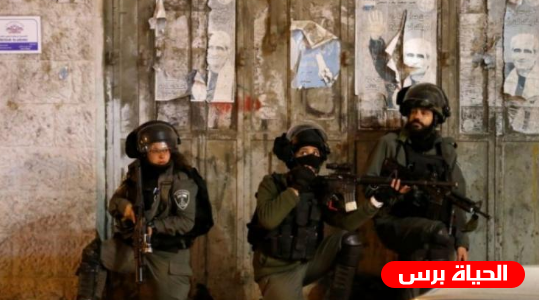 الاحتلال يعتقل مواطن من الخليل